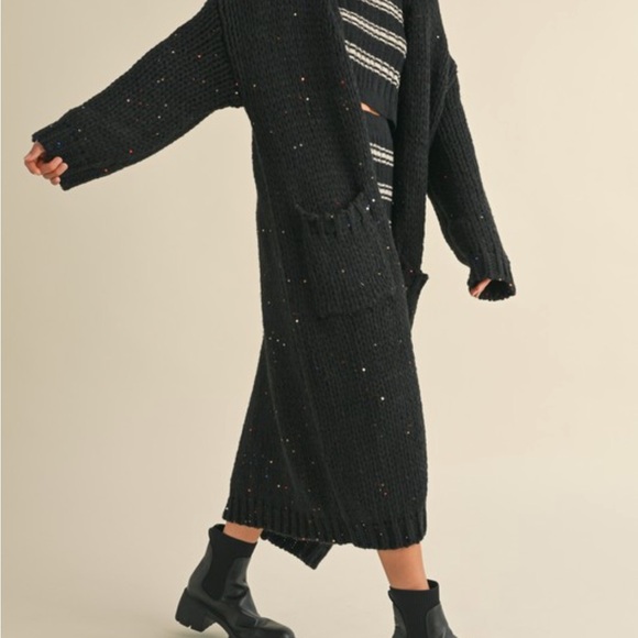 Oversized knitted long cardigans. with front pockets. - Picture 4 of 9